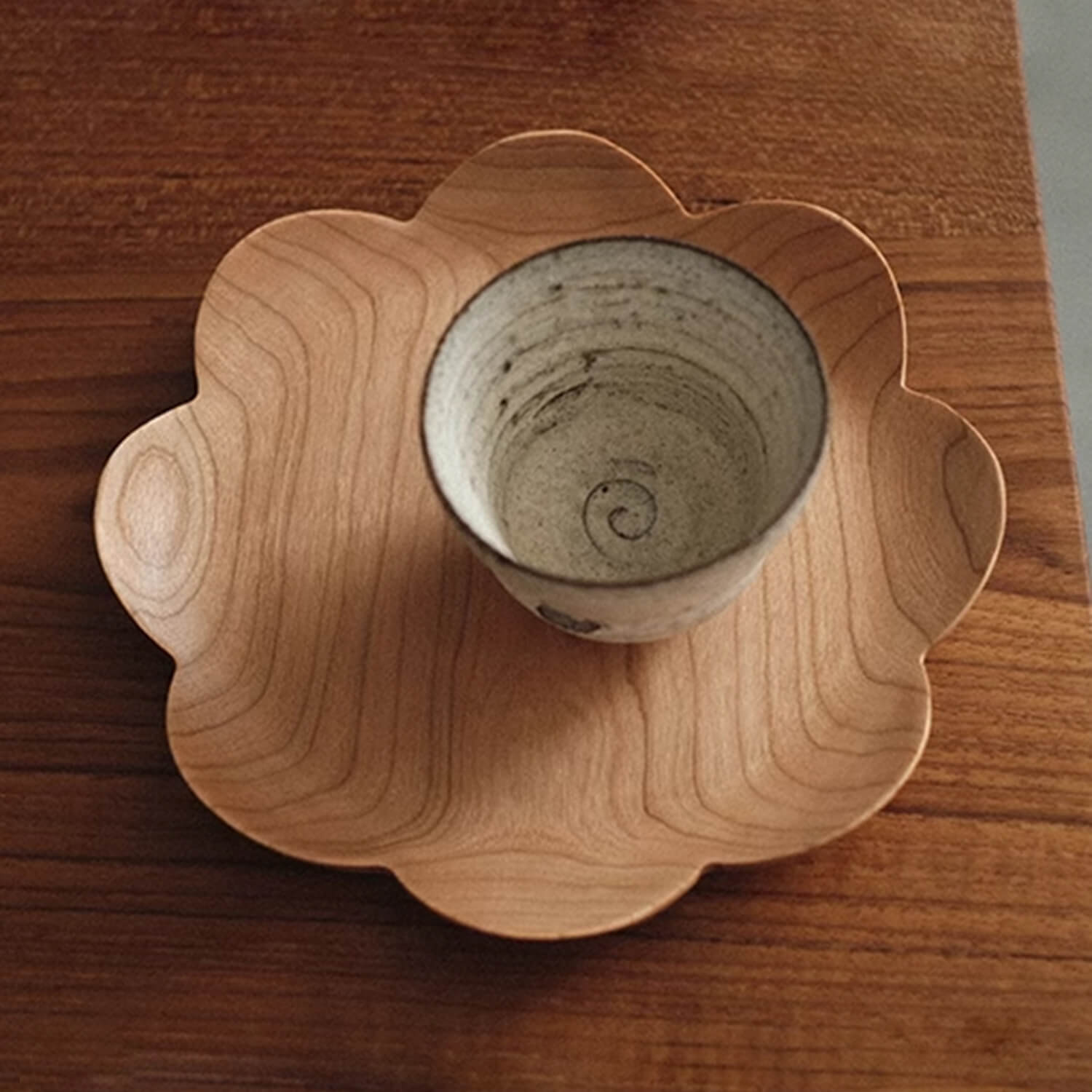 woodenscallopedplate